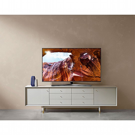 �������� Samsung UE55RU7400 4K �55 ������ ������